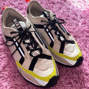 Nike Beige and Black Sneakers